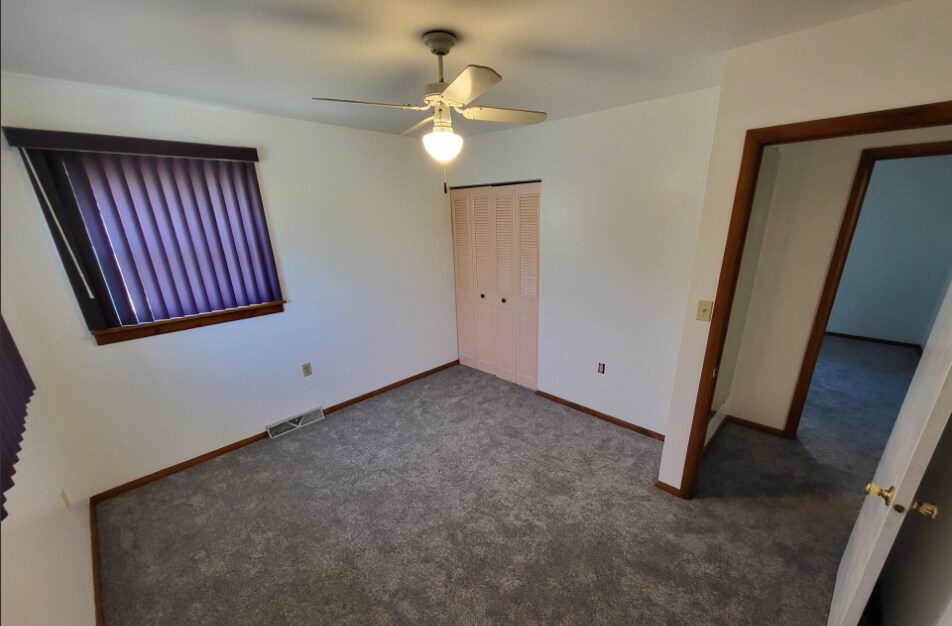 Building Photo - 33 Riverview Dr