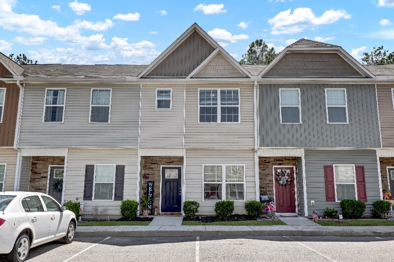 Primary Photo - 141 Beacon Woods Dr