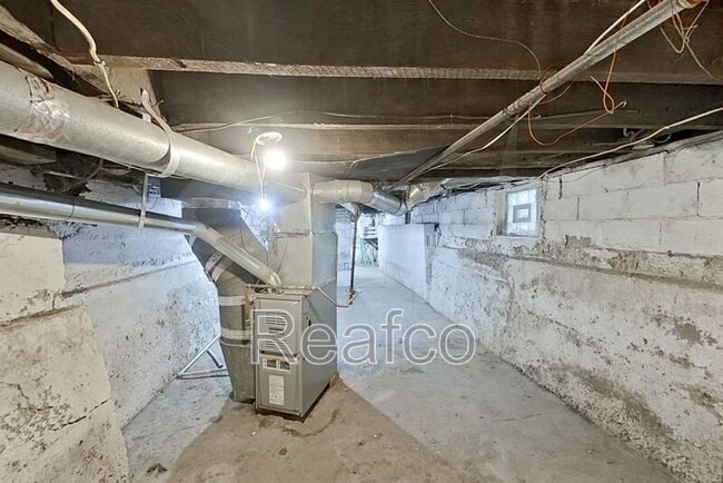 Building Photo - 966 Oakwood Ave