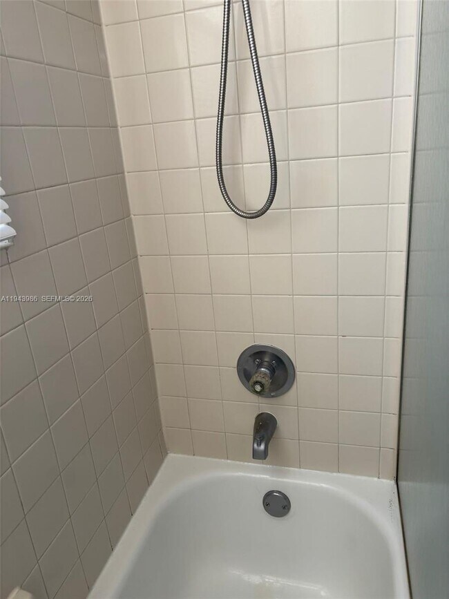 Building Photo - 901 Lyons Rd