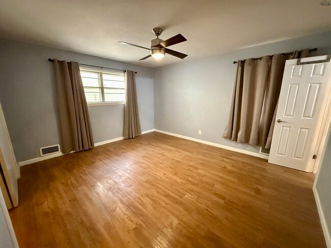 Building Photo - 2101 Jones St