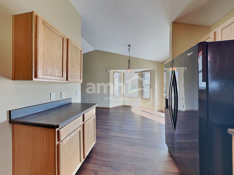 Building Photo - 818 Bent Oak Dr