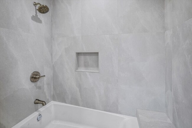 Building Photo - 1413 E 76th Pl