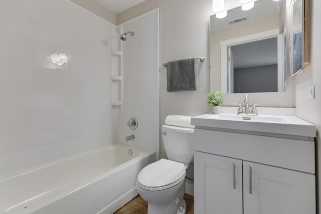 Building Photo - 109 Gant Cir