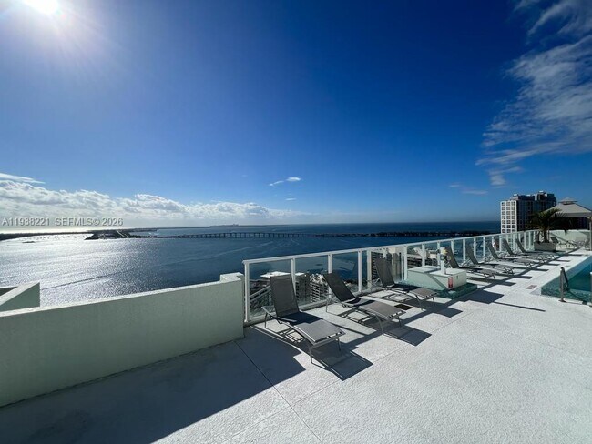 Building Photo - 218 SE 14th St