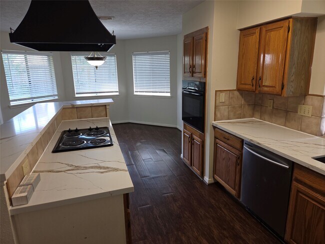 Building Photo - 15114 Farndale Dr