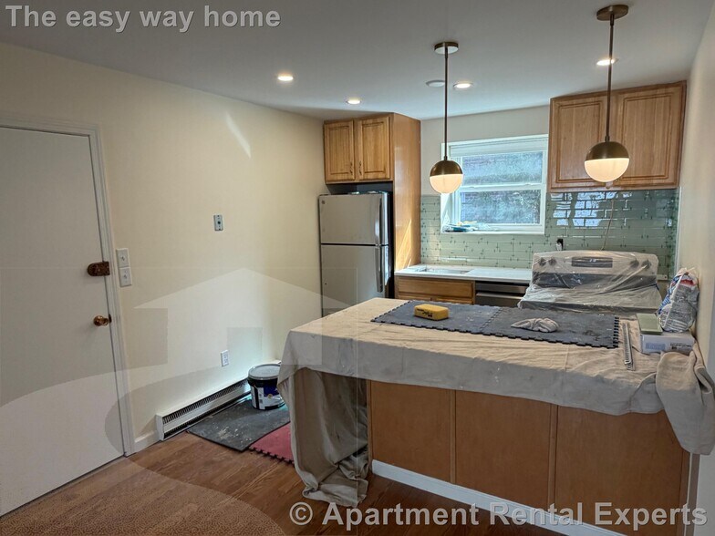 Building Photo - 104 Trowbridge St