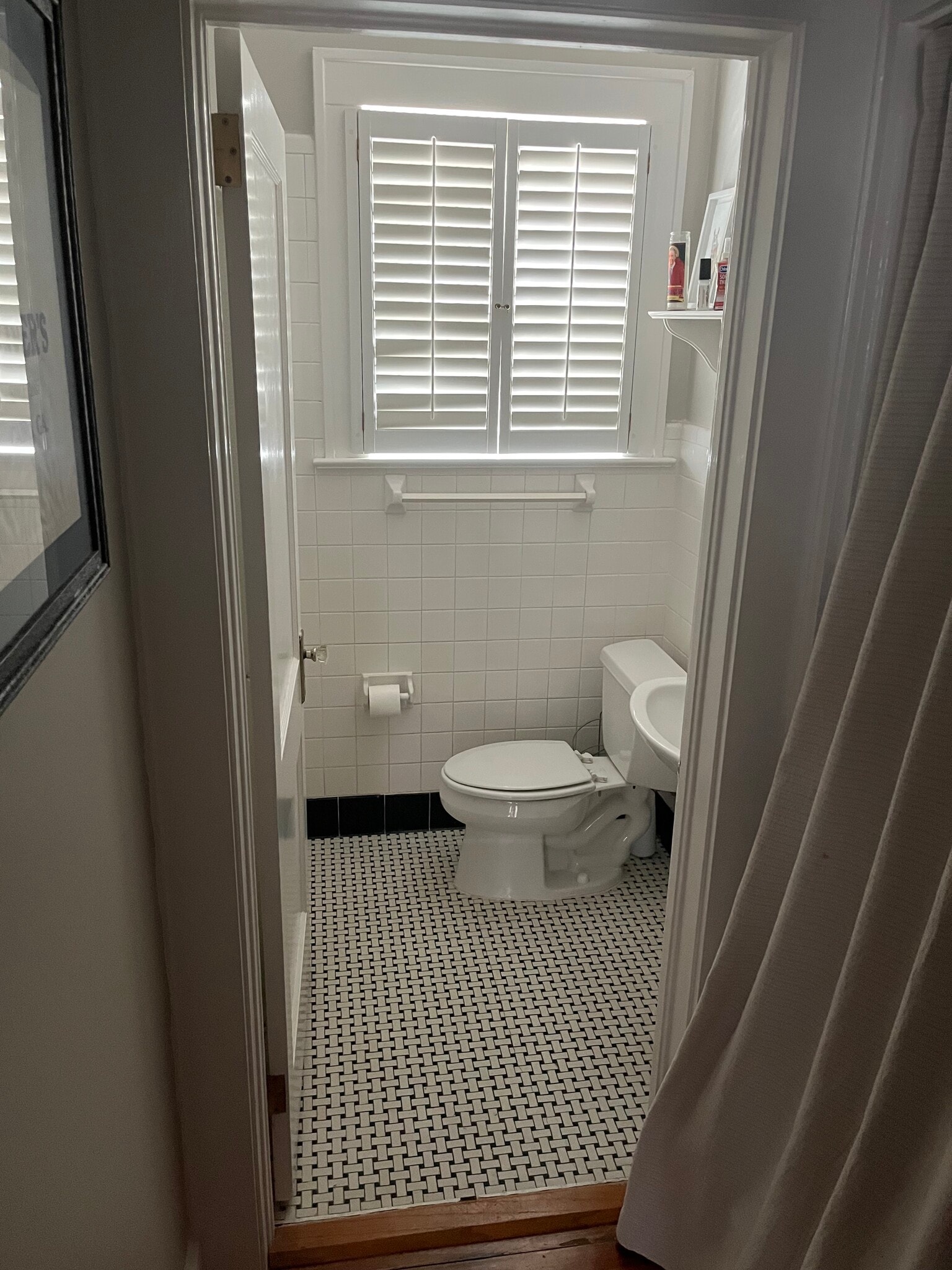 Building Photo - 718 Beard St