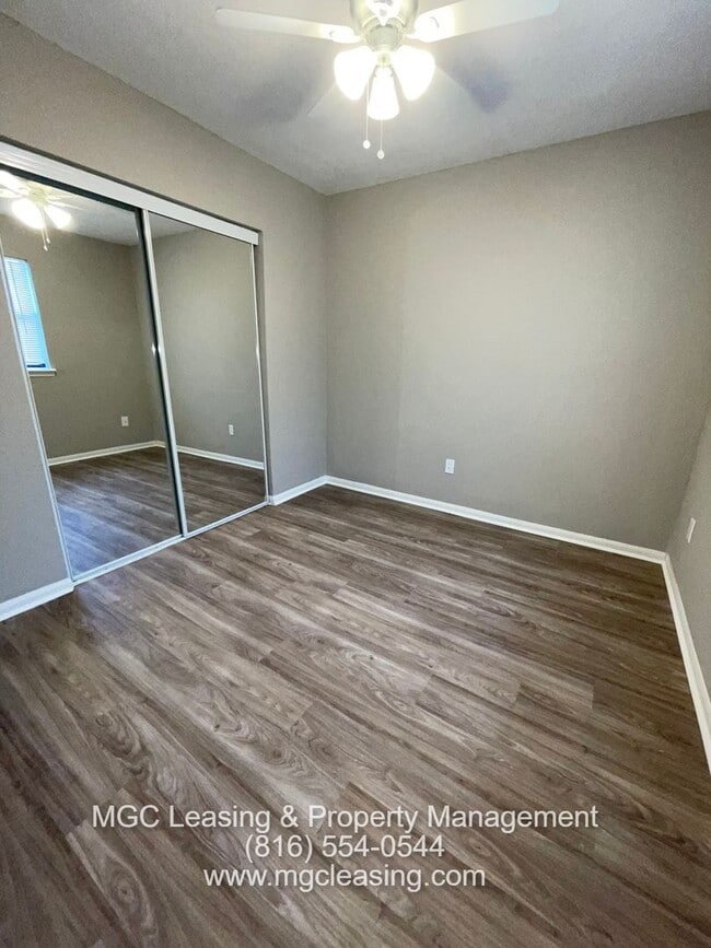 Building Photo - Le Grand Apartments Available for your May move in.