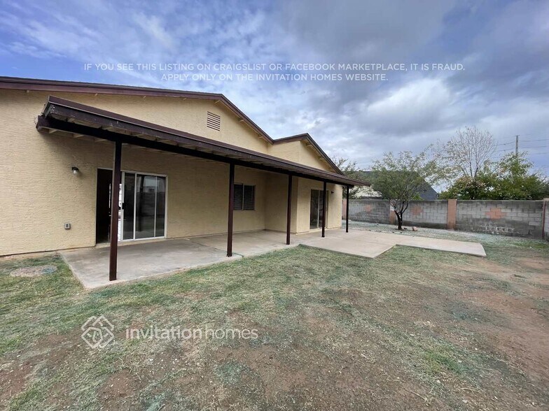 Building Photo - 7517 W Mercer Ln