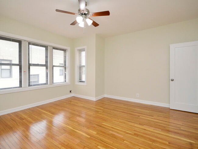 Building Photo - 4212 N Pulaski Rd