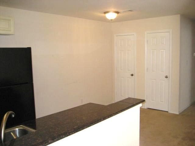 Building Photo - 717 Claremont Pkwy