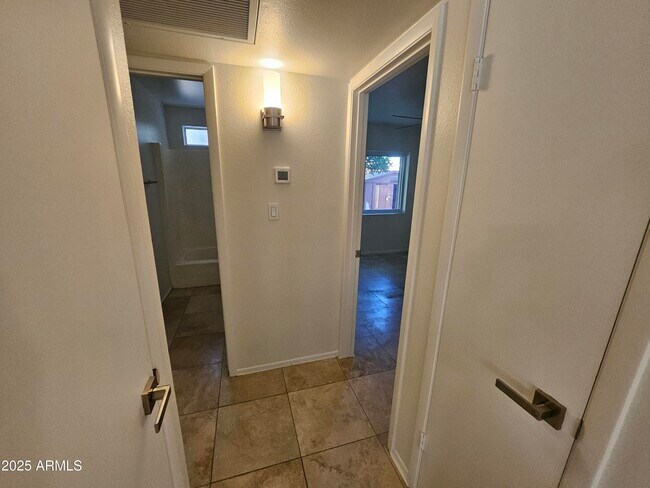 Building Photo - 2262 S Las Flores