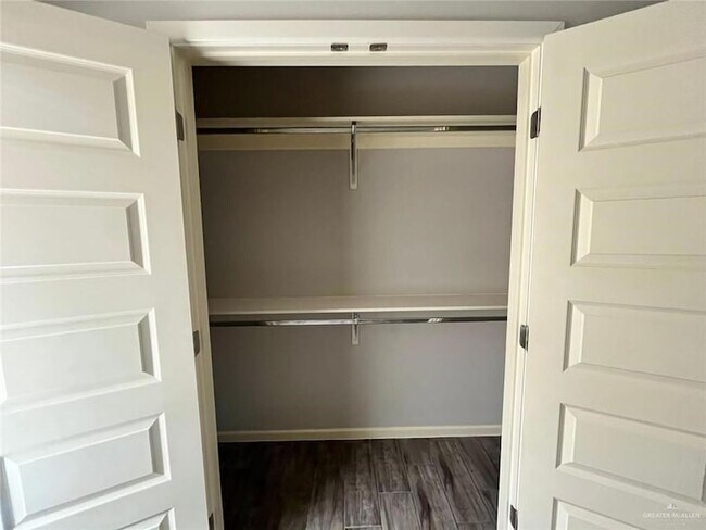 Building Photo - 1312 Alta Vista Dr