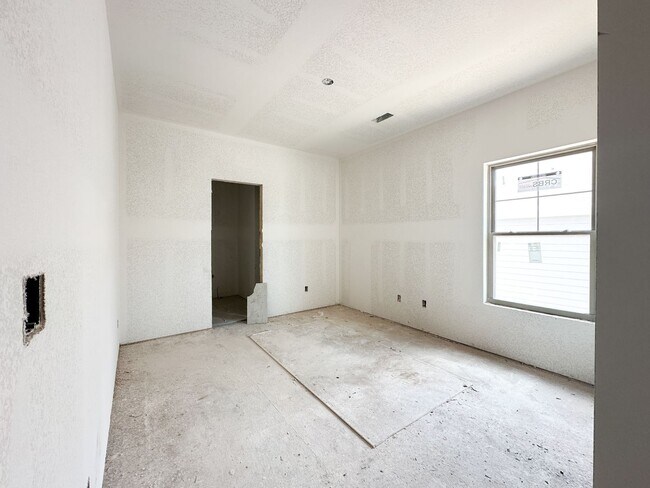Building Photo - 4305 W Bronco Dr