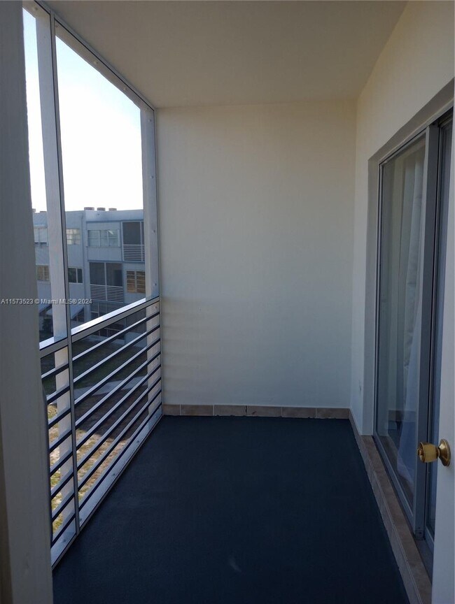 Building Photo - 2309 Park Ln