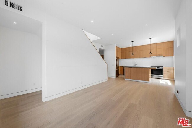 Building Photo - 1227 23rd St
