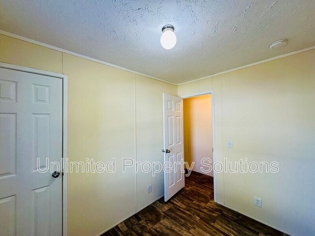 Building Photo - 9765 Old Mill Rd