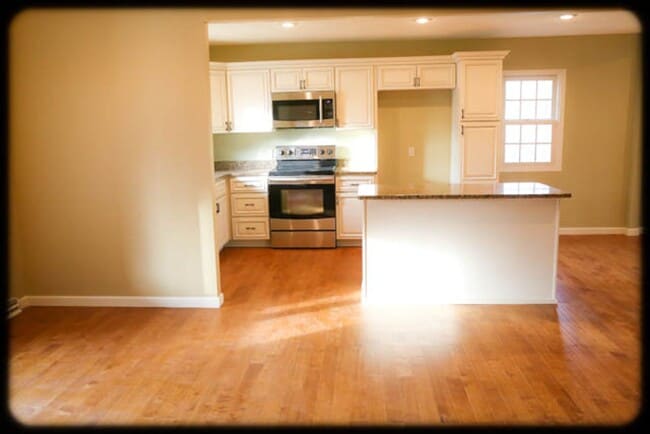 Building Photo - Pottery Barn-Style Home with Walkout Basem...