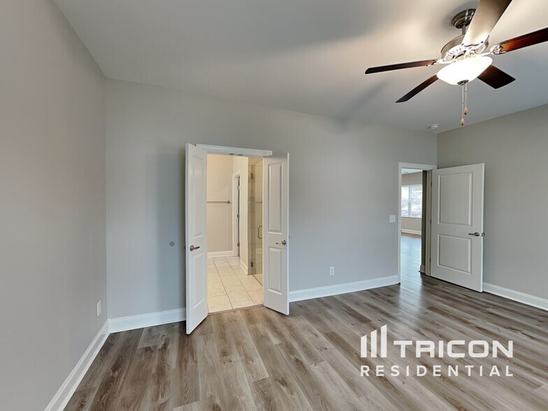 Building Photo - 131 Dimaggio Dr