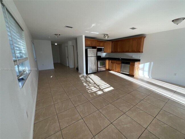 Building Photo - 1540 NW 45th St