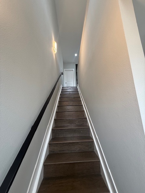 Building Photo - 2030 E 20th Ave