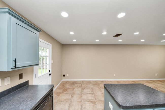Building Photo - 4106 Falling Trace Ln
