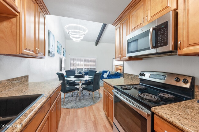 Building Photo - 5460 White Oak Ave