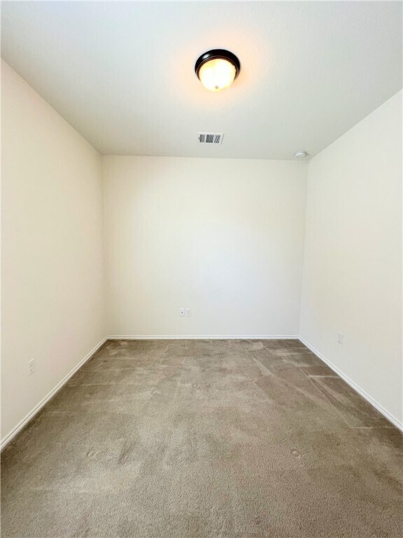 Building Photo - 901 Solitude Dr