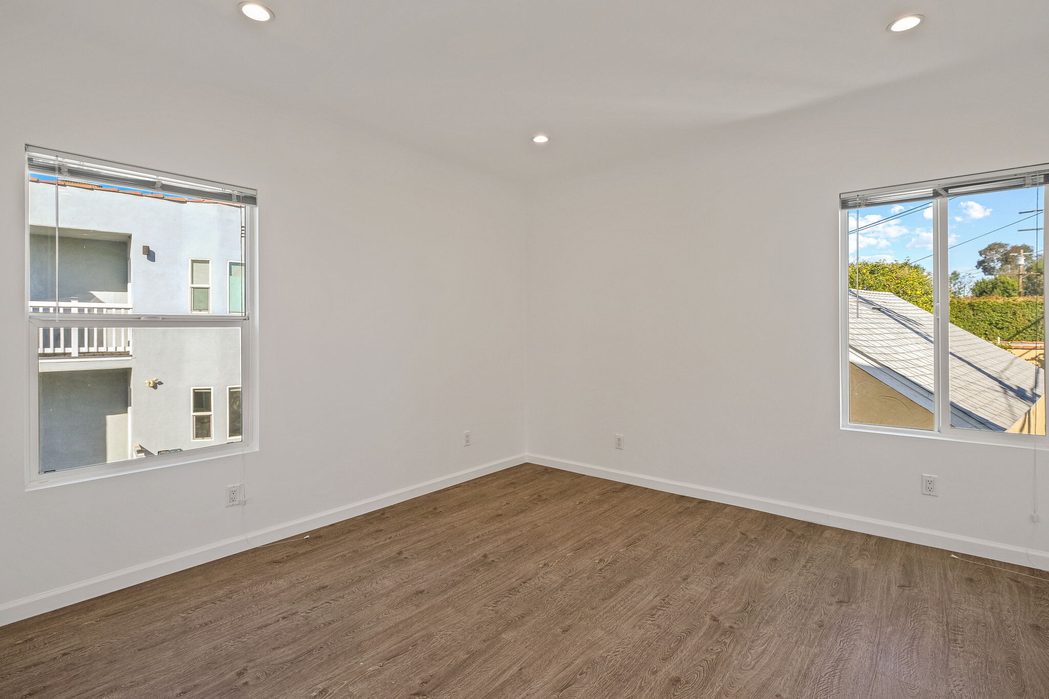 Building Photo - 1238 S Burnside Ave