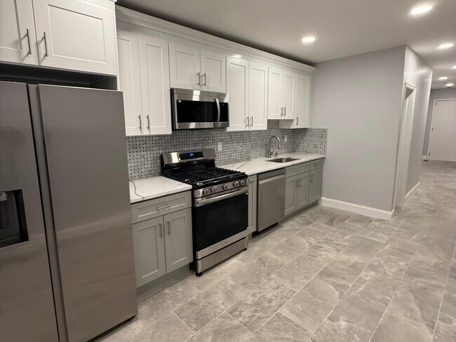 Building Photo - 133 Sherman Pl