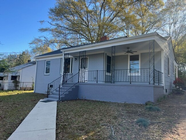 Primary Photo - Newly renovated 2 bedroom 1 bath house!