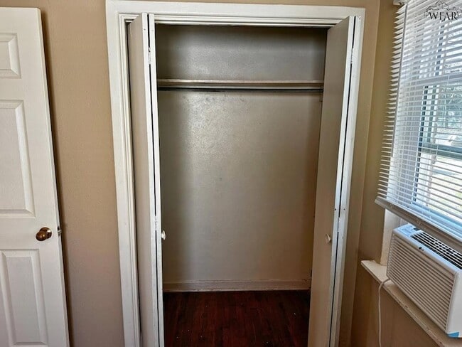 Building Photo - 104 Ave G