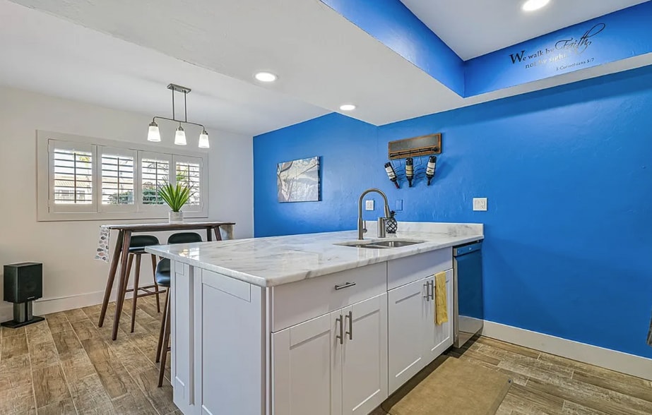 Kitchen/Dining room - 4267 Island Cir