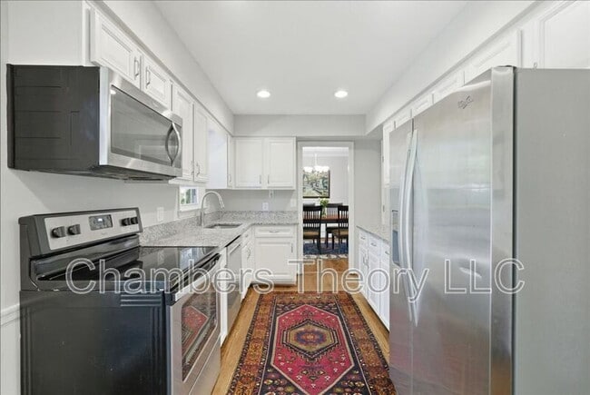 Building Photo - 9902 Madrigal Way
