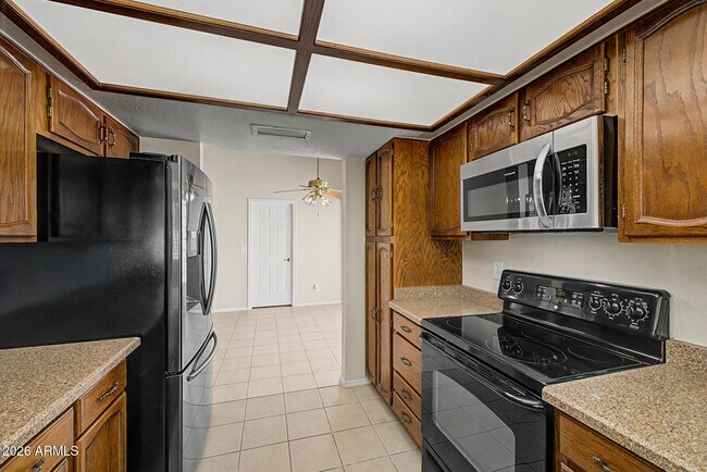 Building Photo - 907 N 85th Pl