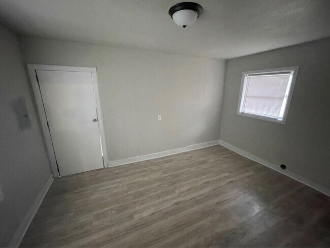Building Photo - 5229 Rue St