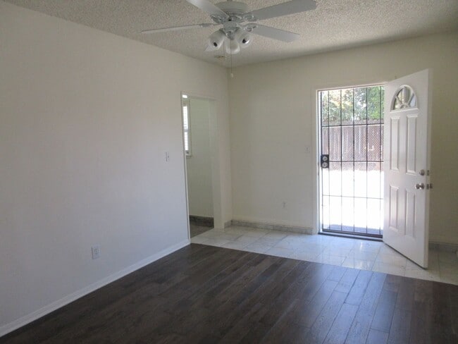 Building Photo - Reduced PRICE!!!  Adorable renovated Guest...