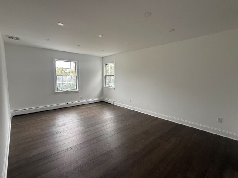 Building Photo - 71 Tiffany Dr