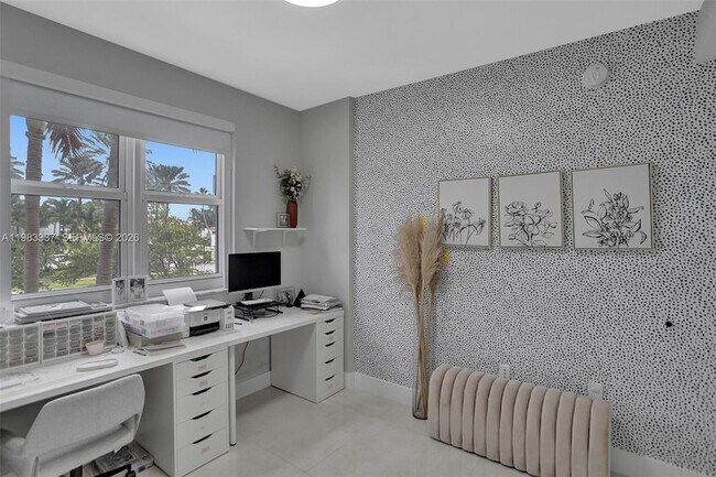 Building Photo - 20000 E Country Club Dr