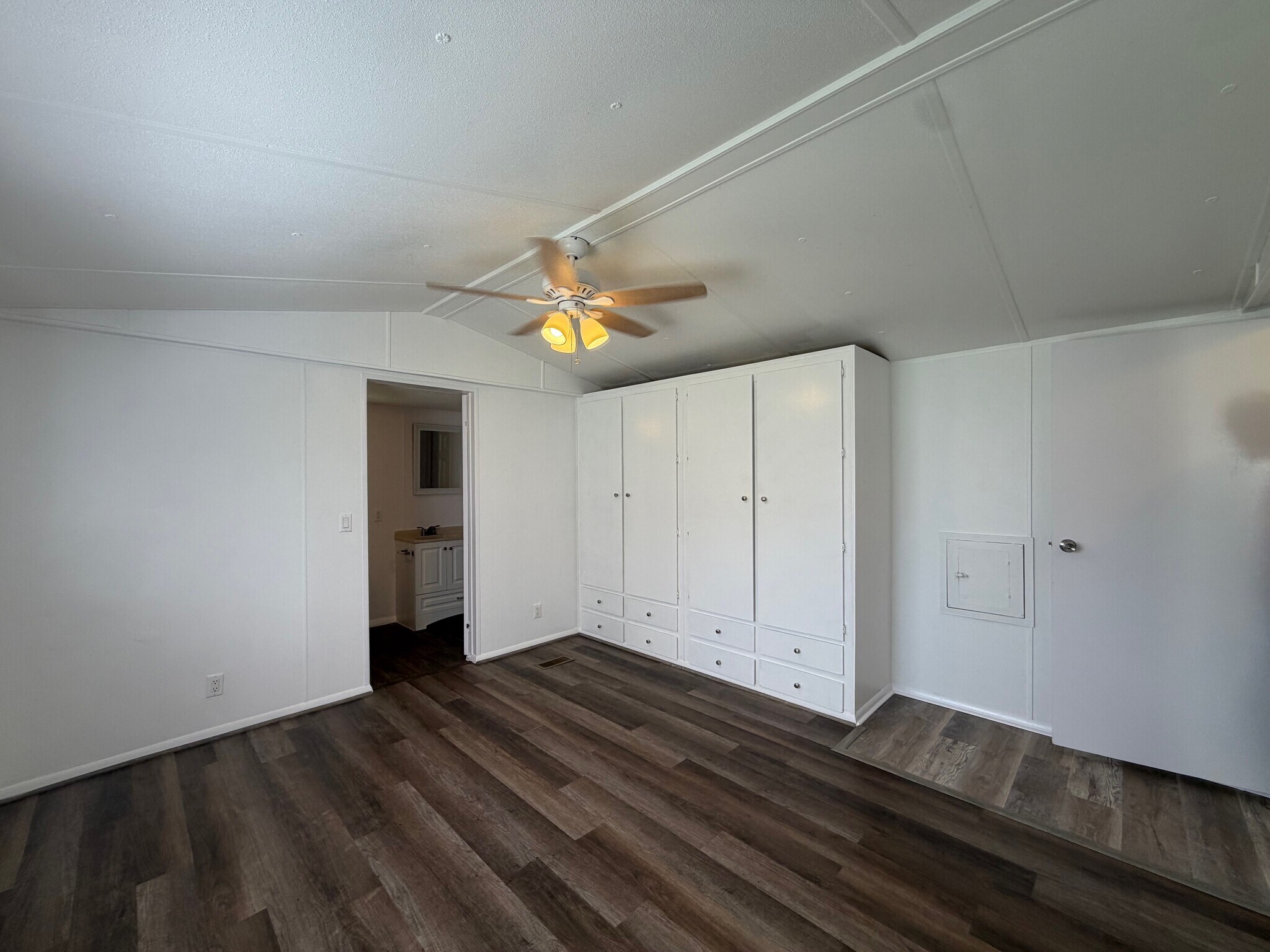 Building Photo - 4865 NW 27th St