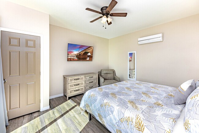 Building Photo - 820 Avalon Ave