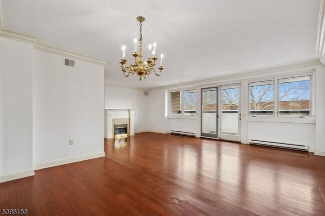 Building Photo - 1 Euclid Ave