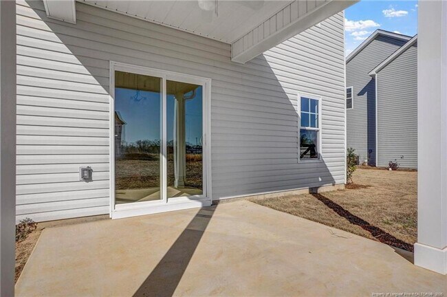 Building Photo - 4 Bedroom 2.5 Bathroom