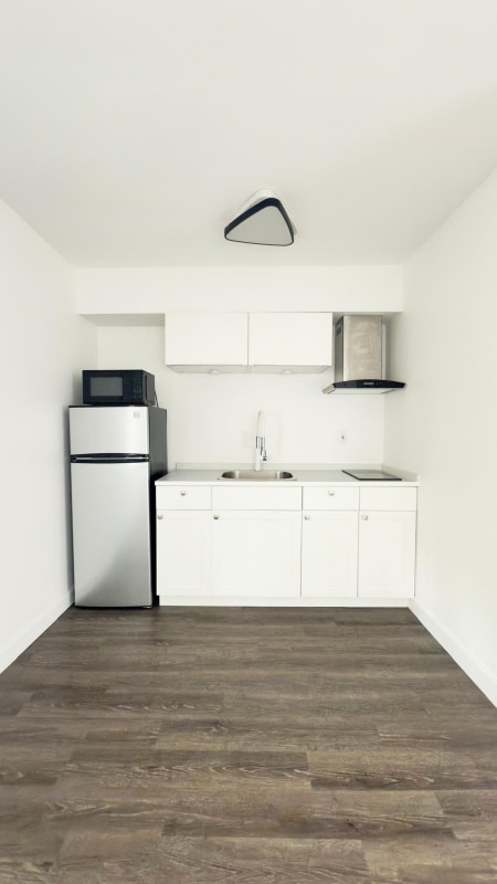 Building Photo - 1167 Grove St