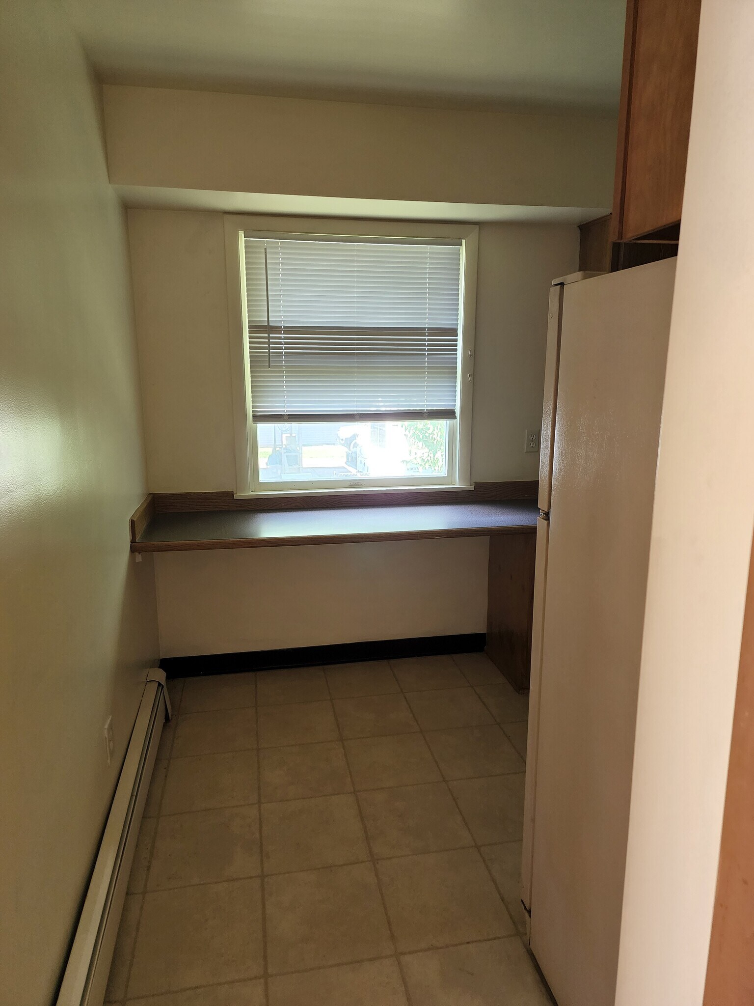 kitchen - 220 W Frank St