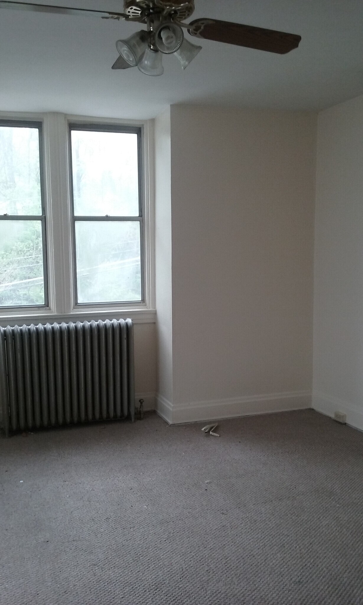 Building Photo - 2230 Ravine St