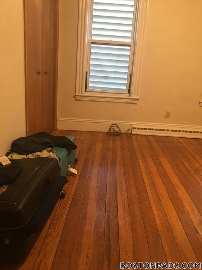 Building Photo - 9 Fulkerson St