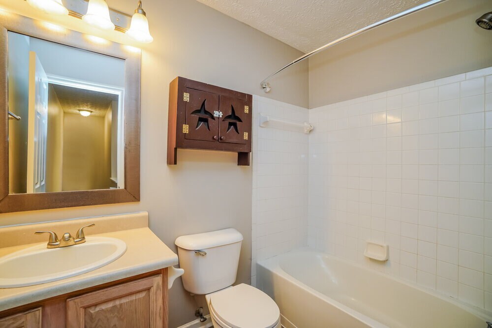 Building Photo - 224 Sonoma Dr