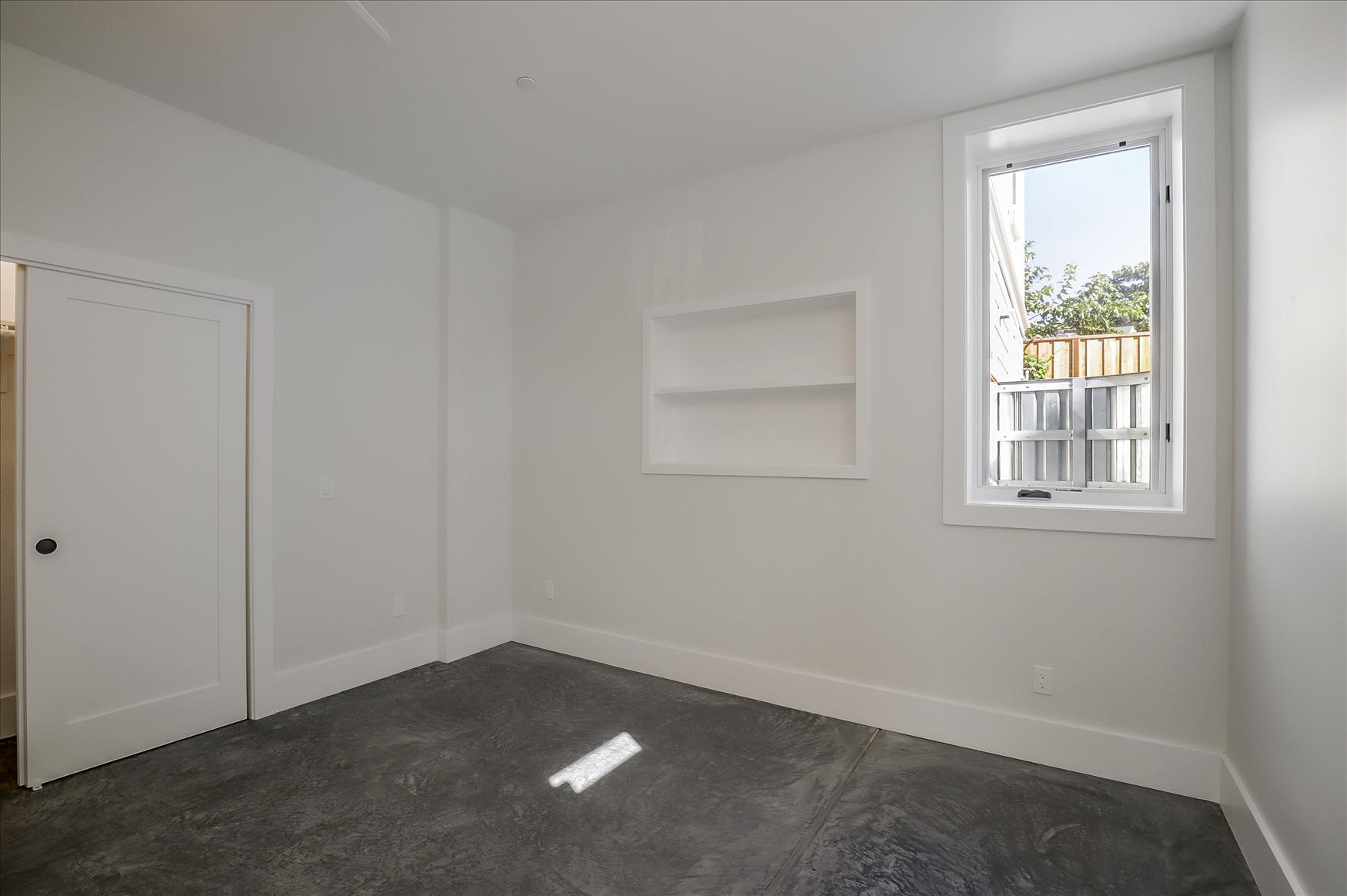 Building Photo - 1550 8th St
